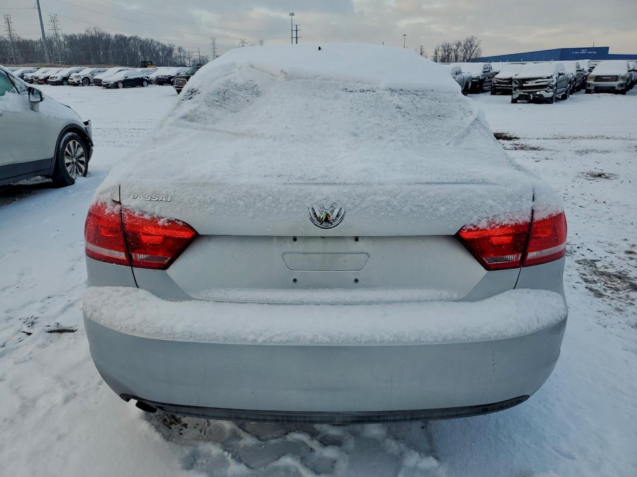 2015 Volkswagen Passat S - Фото 6