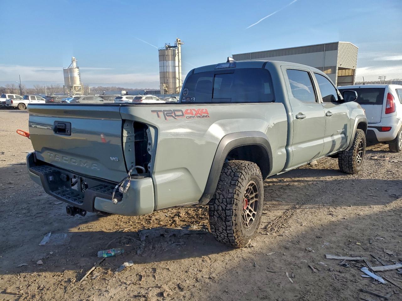 2022 Toyota Tacoma Double Cab - Фото 3