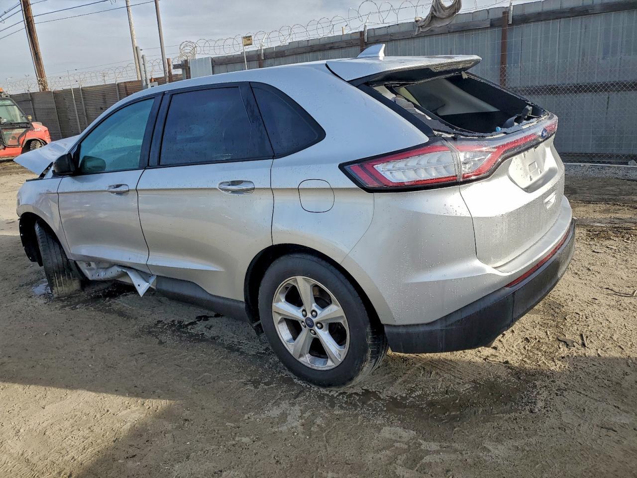 2015 Ford Edge Se - Фото 2