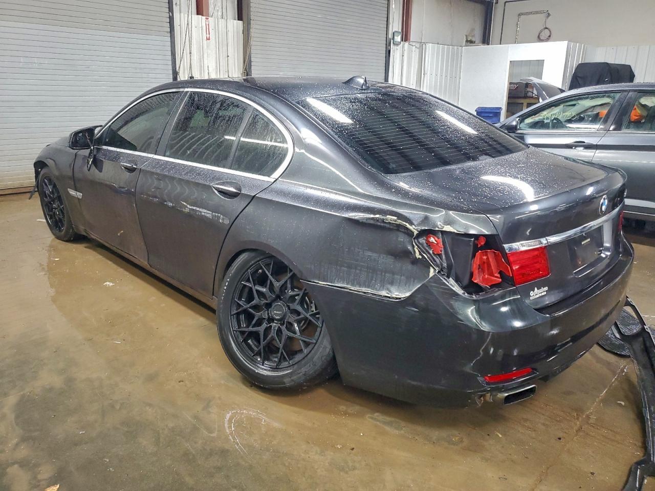 2010 BMW 750 I xDrive - Фото 2