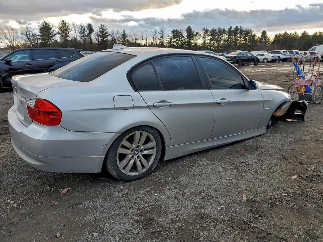 2006 BMW 325 I - Image 3