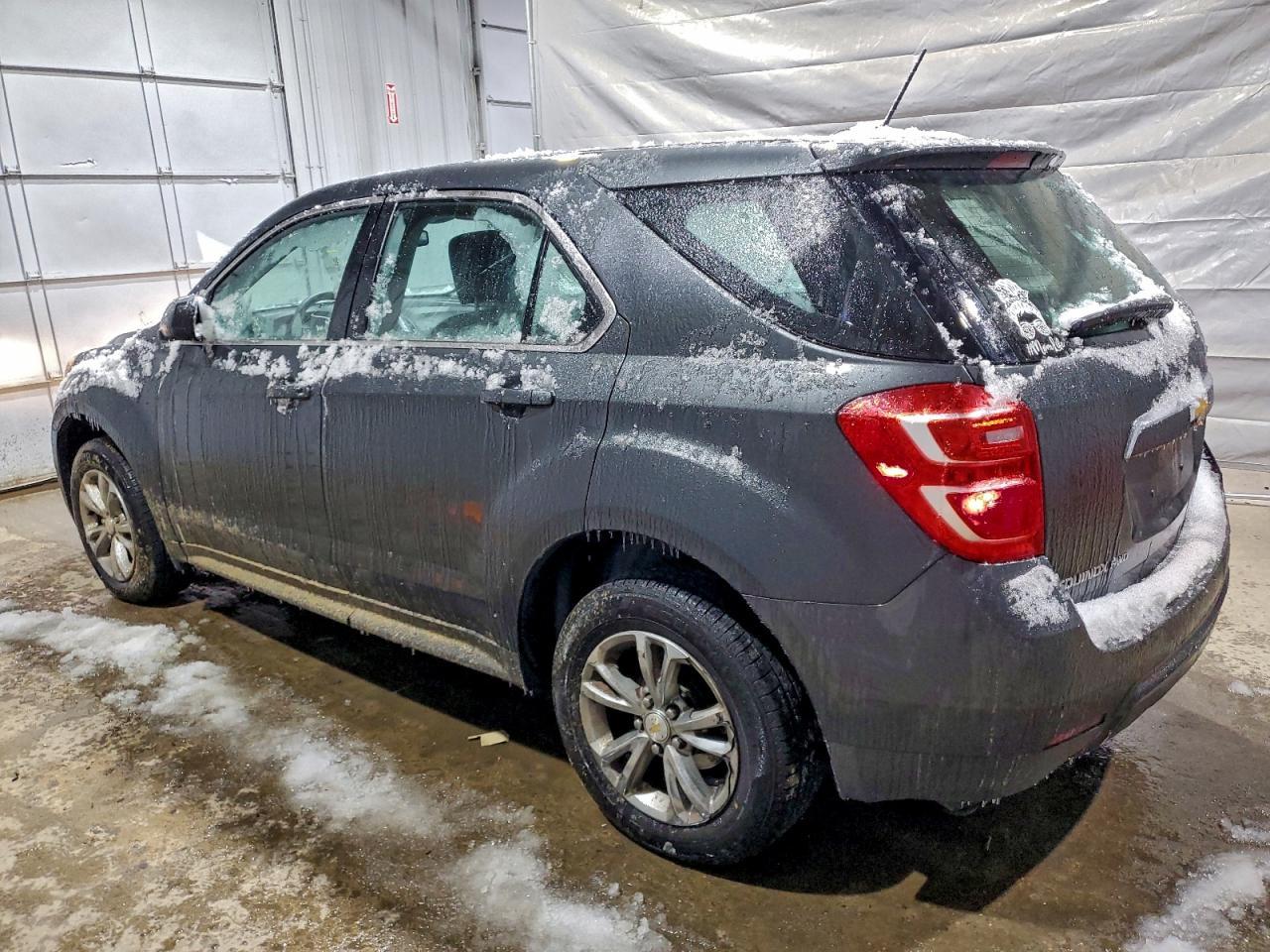 2017 Chevrolet Equinox Ls - Фото 2