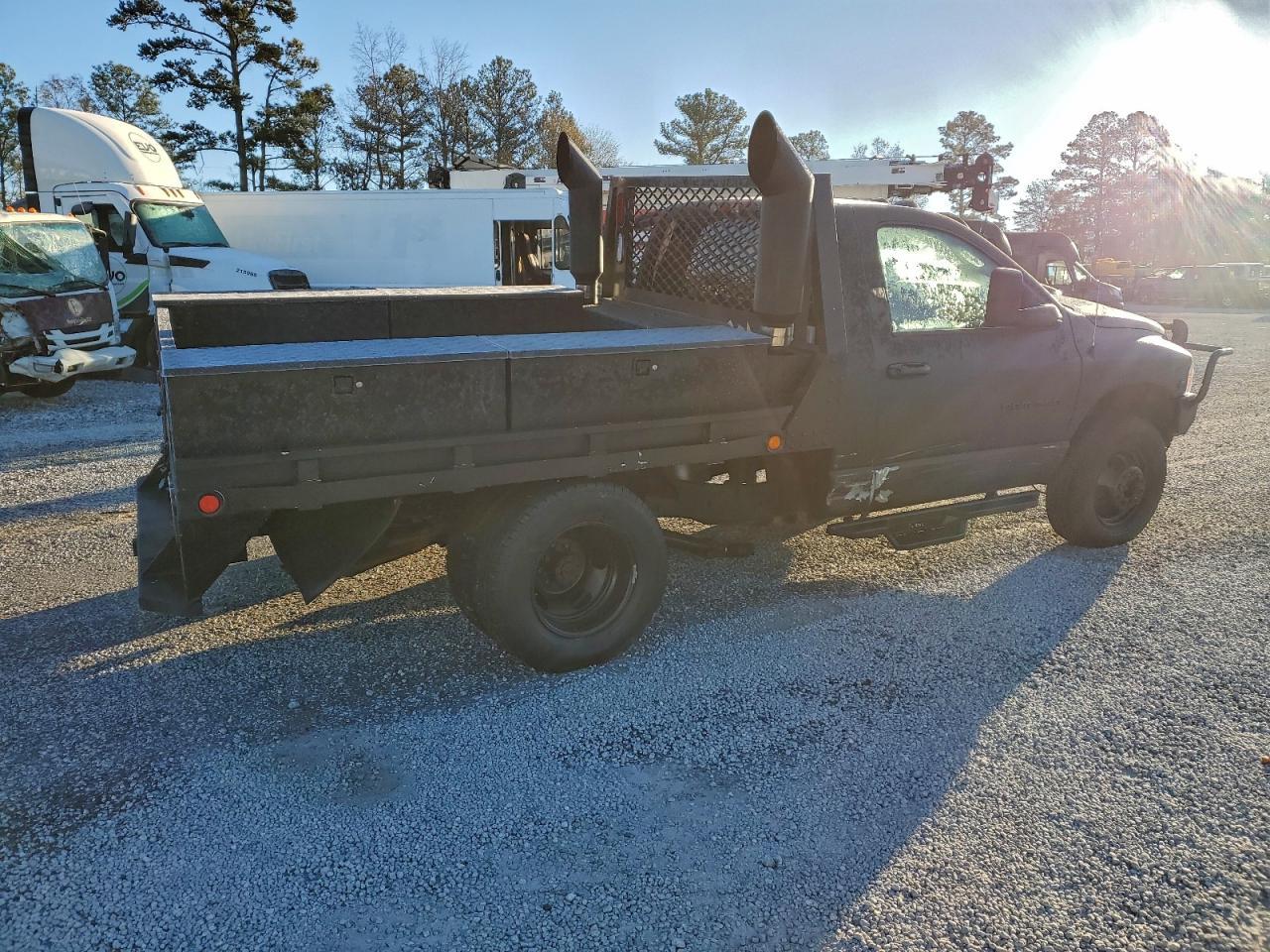 2003 Dodge Ram 3500 Flatbed Truck - Фото 3
