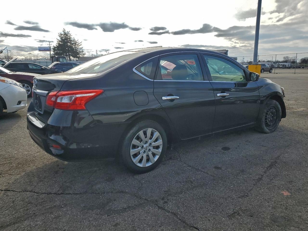 2019 Nissan Sentra S - Фото 3
