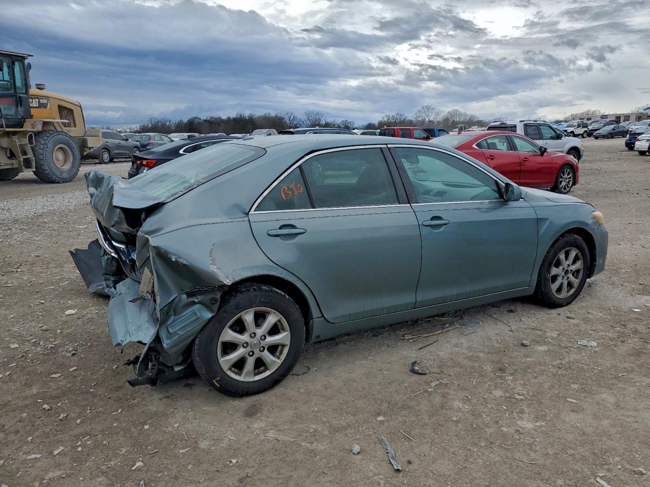 2011 Toyt Camry Base - Фото 3