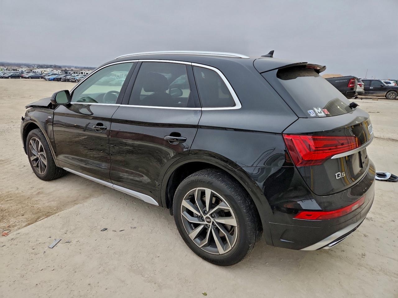 2022 Audi Q5 Premium Plus 45 - Фото 2