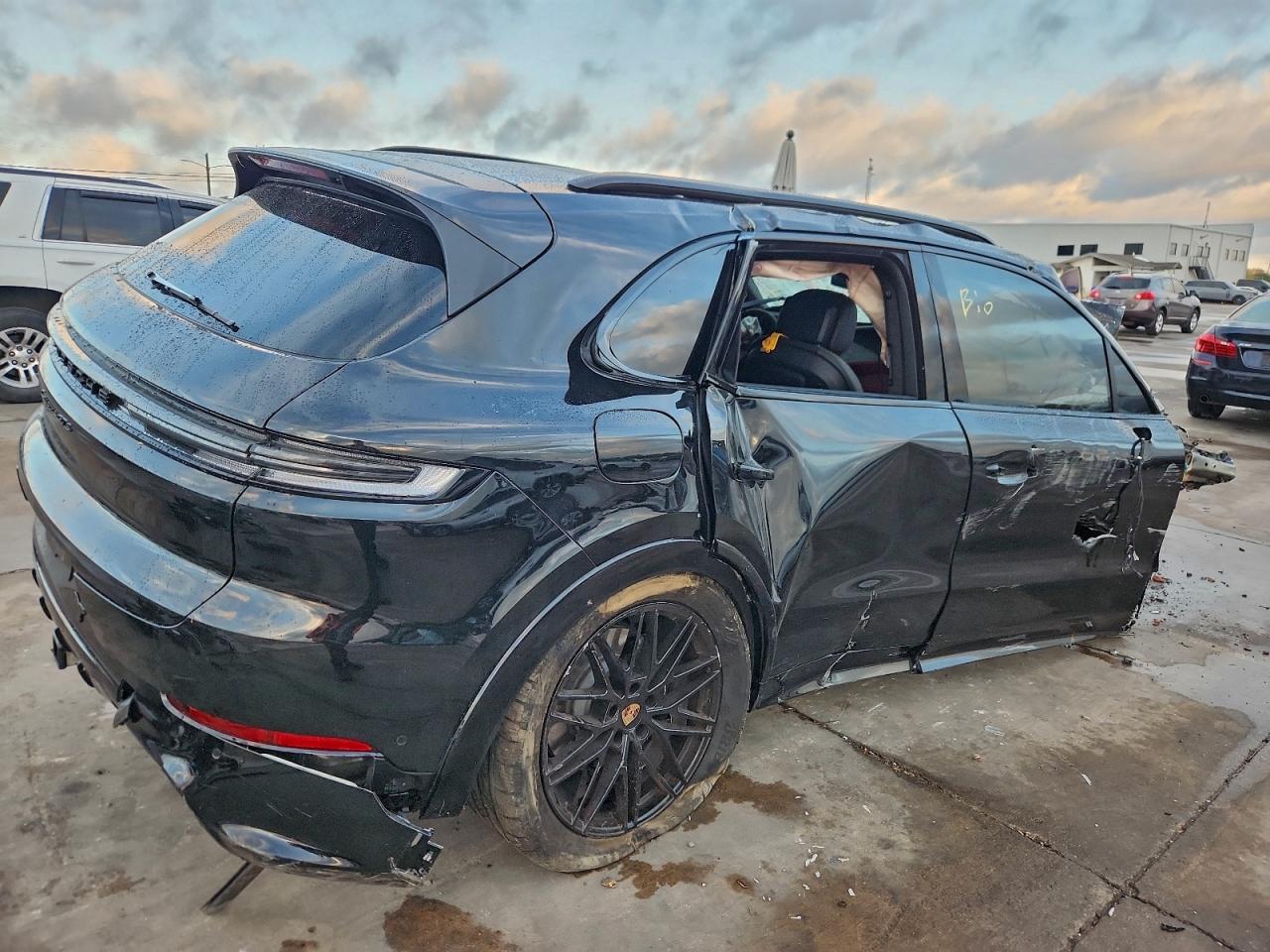 2026 Porsche Cayenne Gts - Image 3