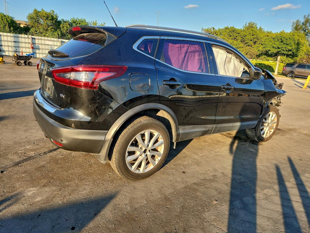 2020 Niss Rogue Sport - Фото 3