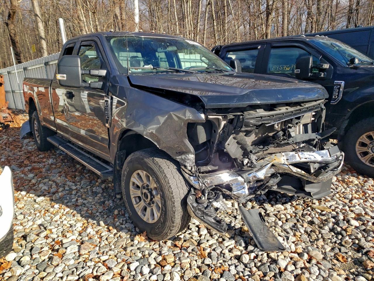 2022 Ford F350 Super Duty - Фото 4