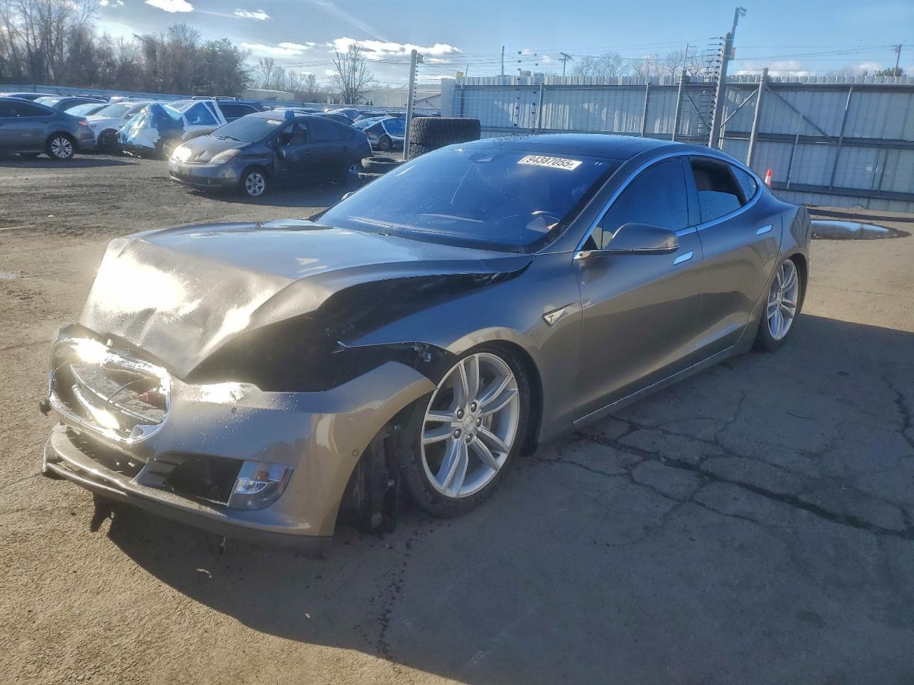 2015 Tesla Model S 90D