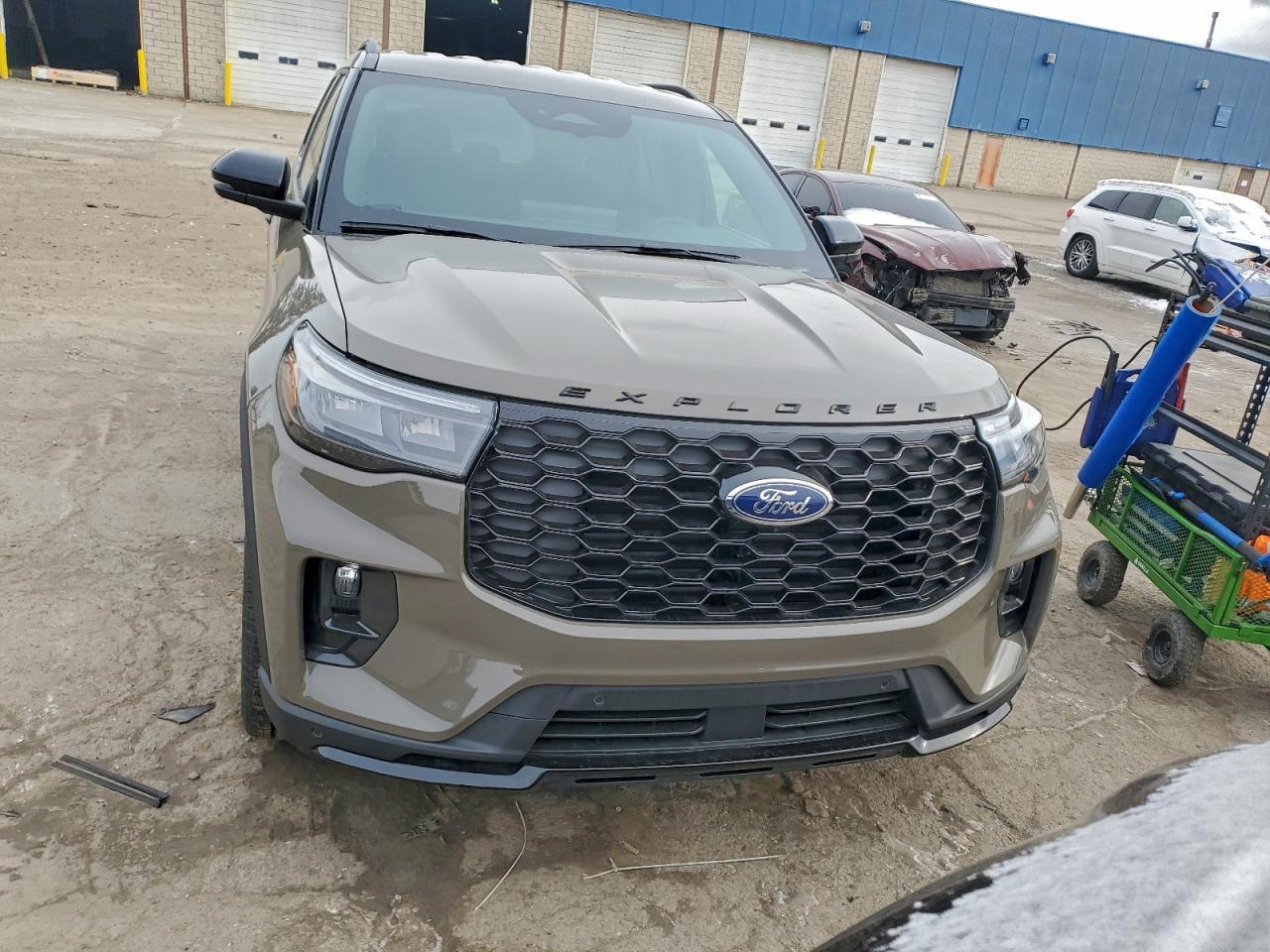2026 Ford Explorer St-Line - Image 5