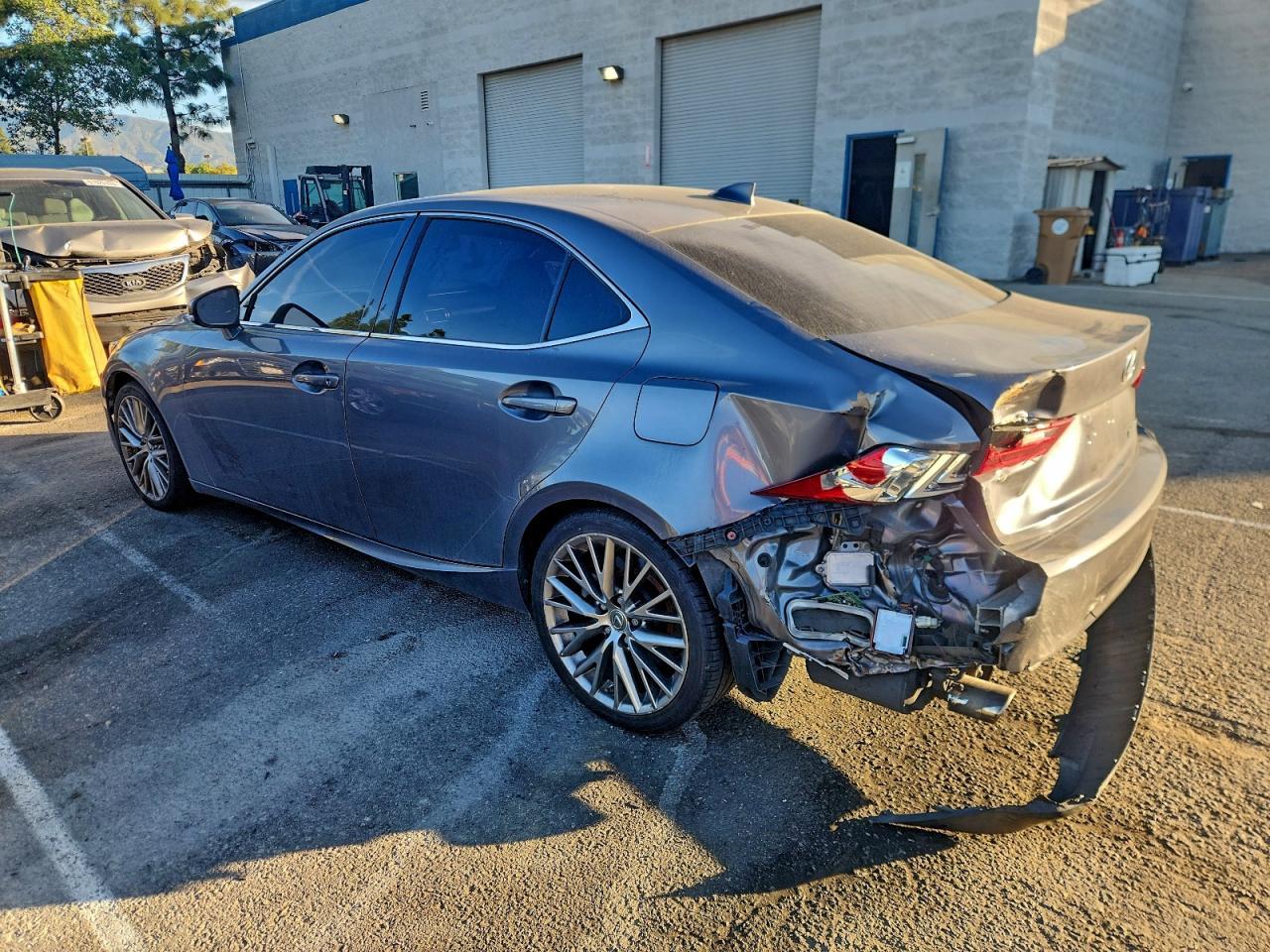 2016 Lexus Is 200T Base - Фото 2