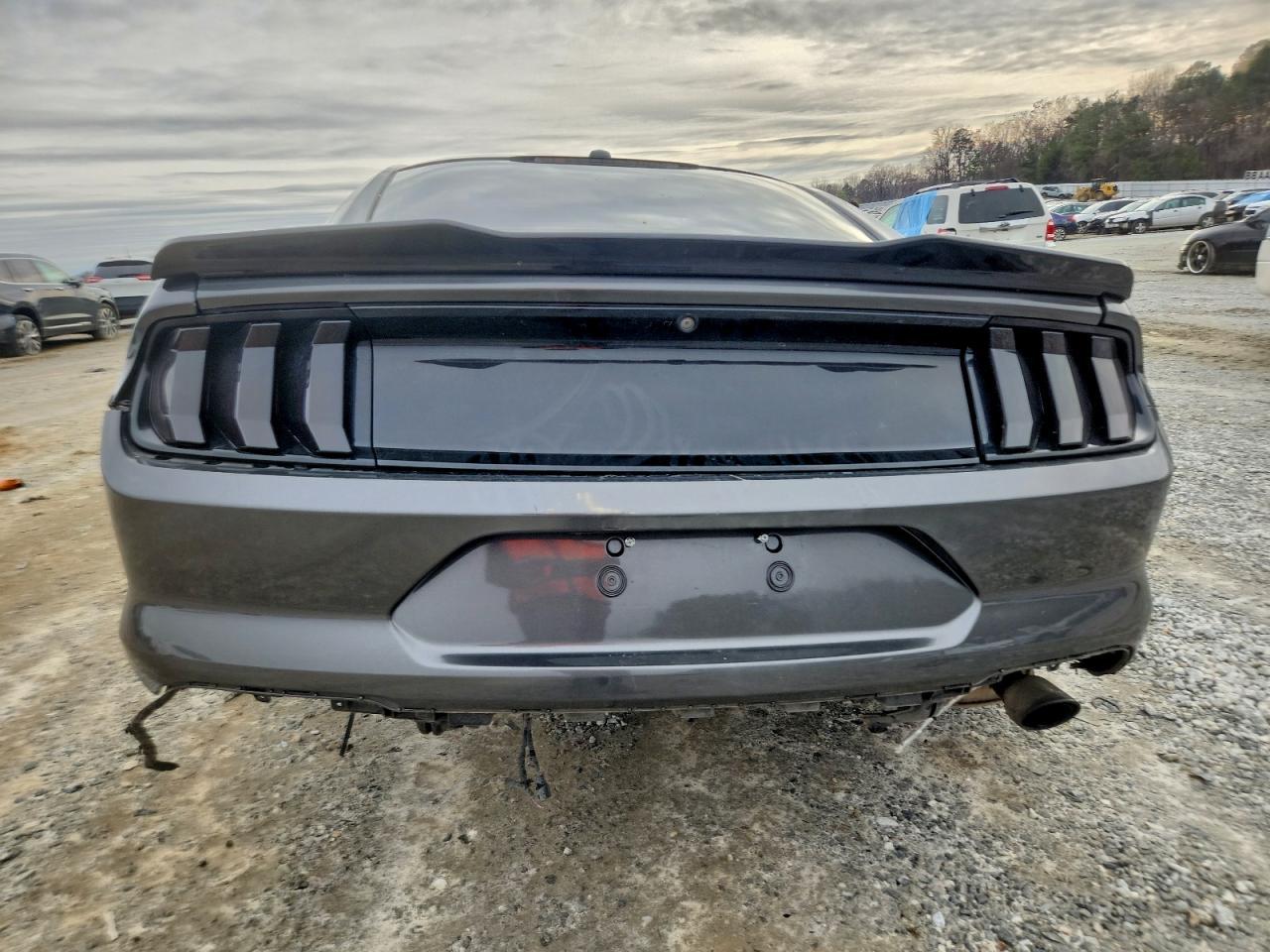2019 Ford Mustang - Image 6