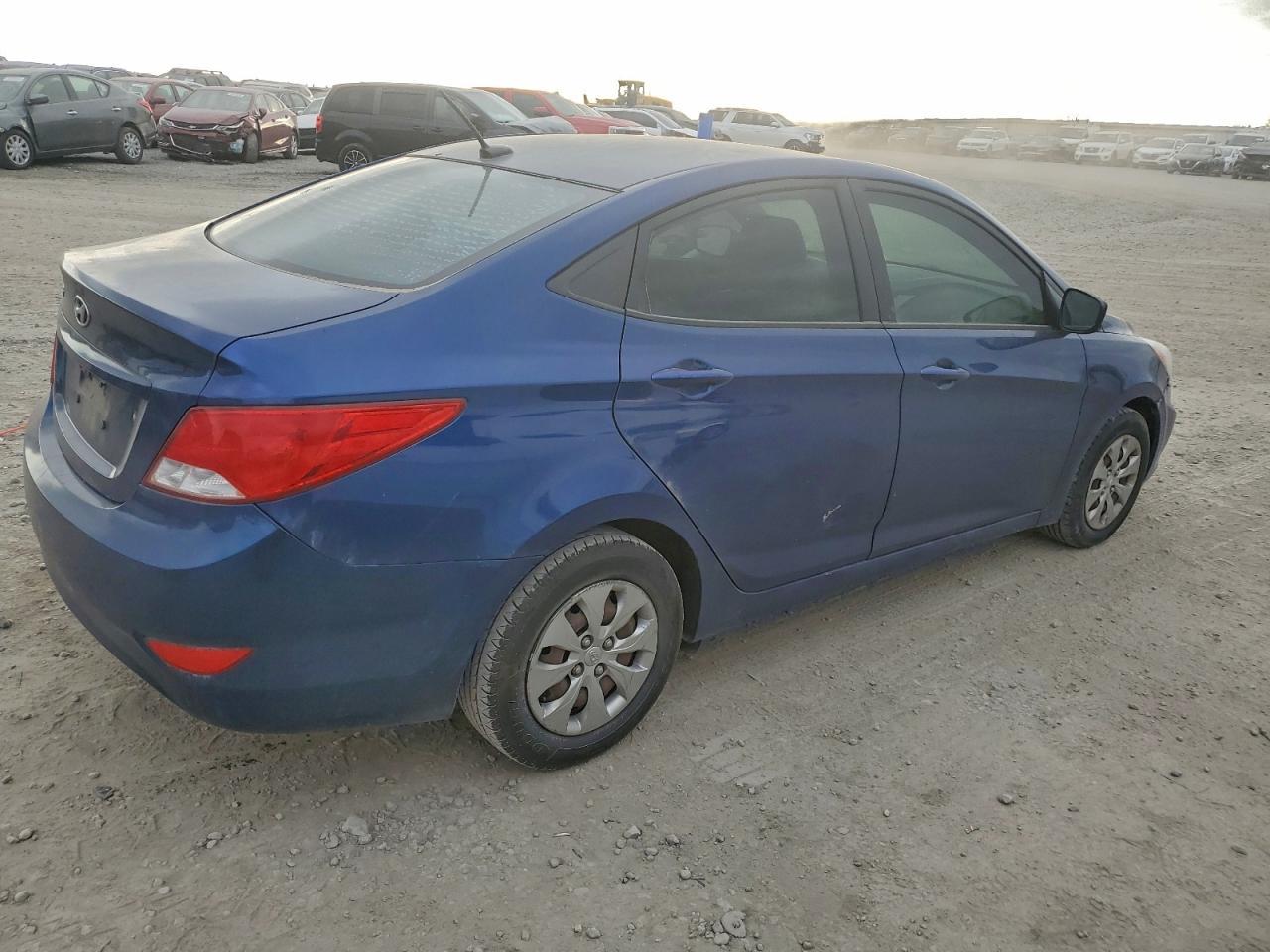 2015 Hyundai Accent Gls - Image 3
