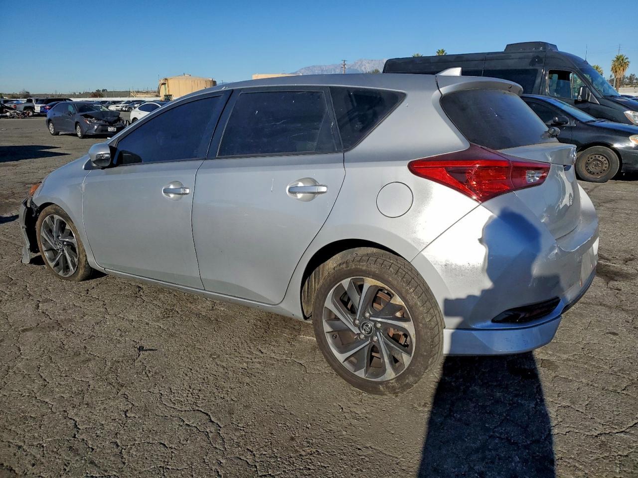 2018 Toyota Corolla Im - Фото 2