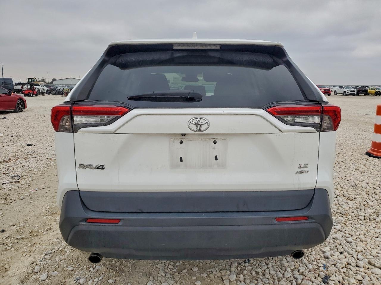 2021 Toyota Rav4 Le - Image 6