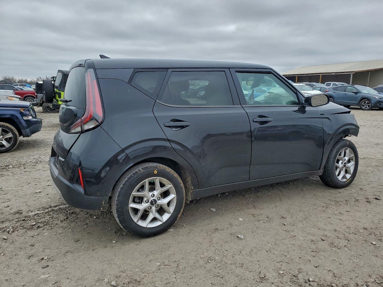 2023 Kia Soul Lx - Image 3