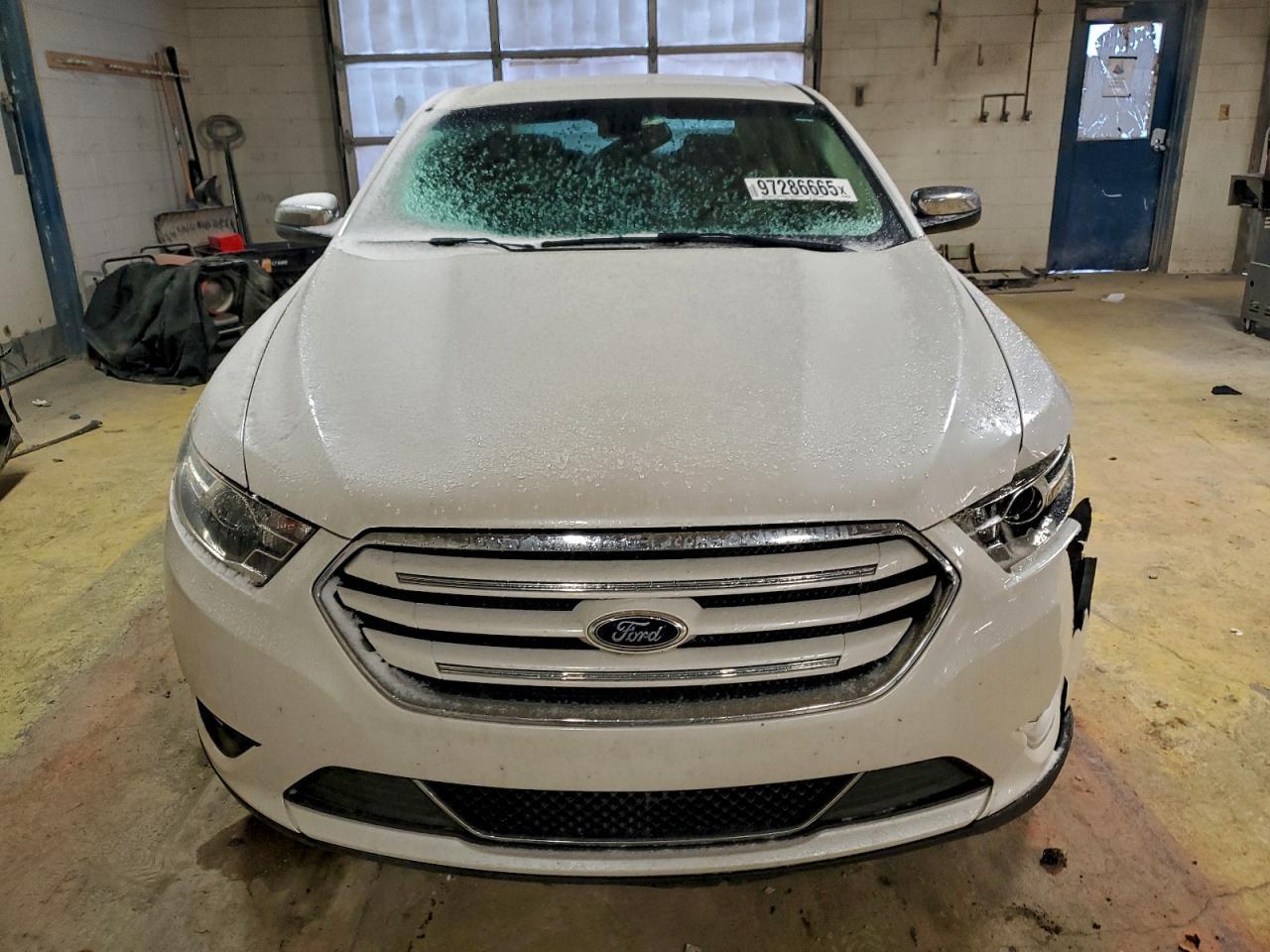 2015 Ford Taurus Limited - Image 5