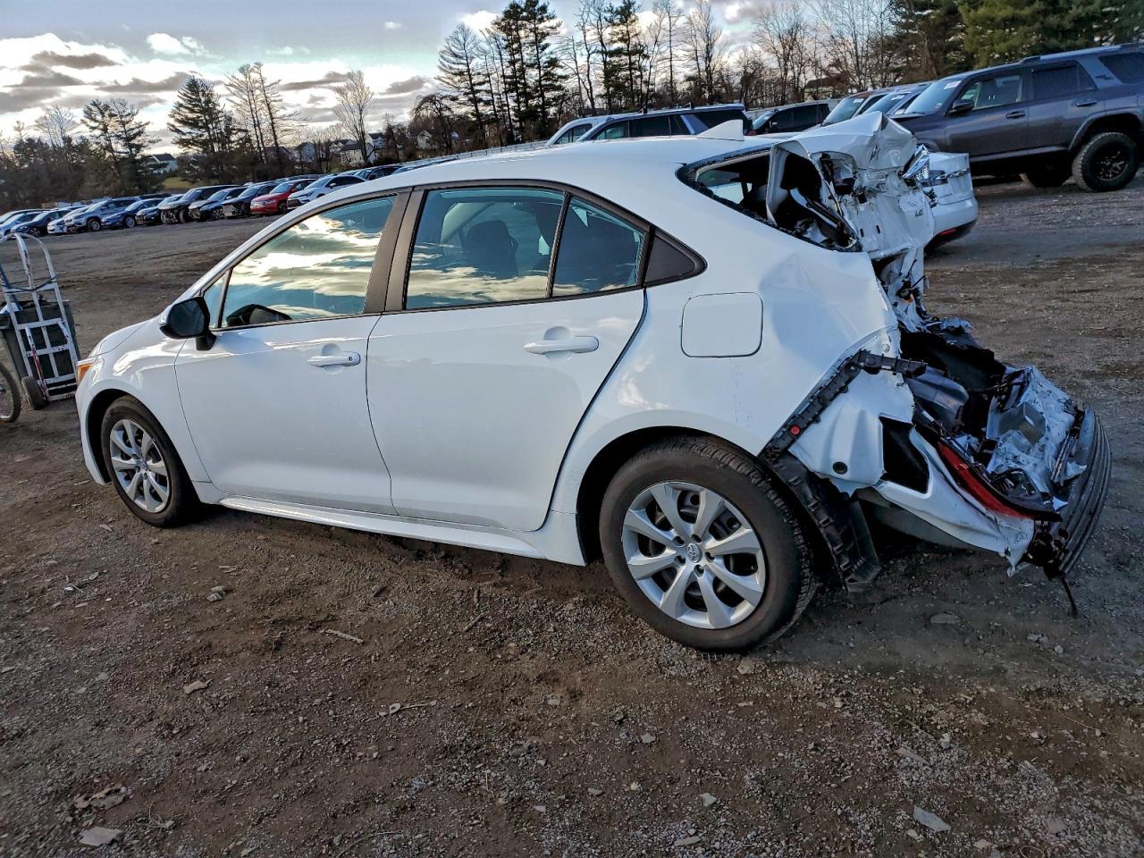 2024 Toyota Corolla Le - Фото 2