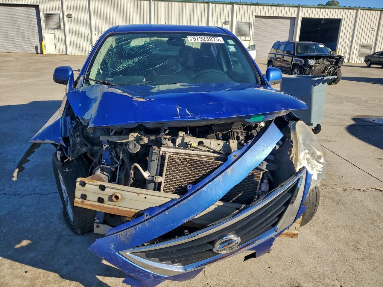 2014 Nissan Versa S - Фото 5