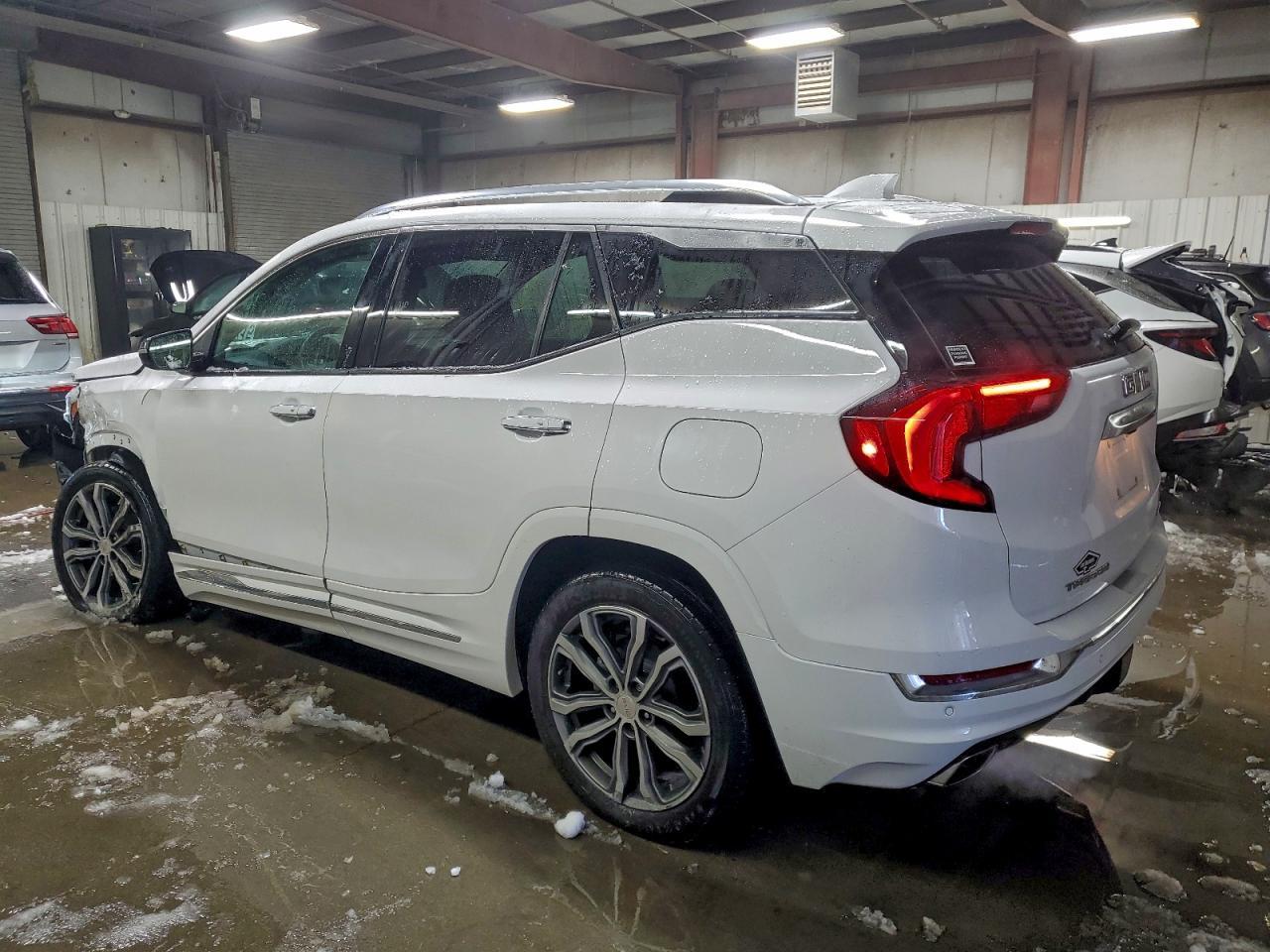 2020 GMC Terrain Denali - Фото 2
