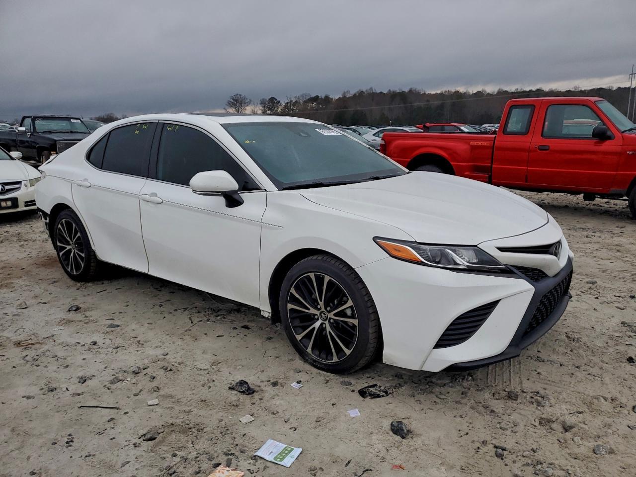 2020 Toyota Camry Se - Image 4