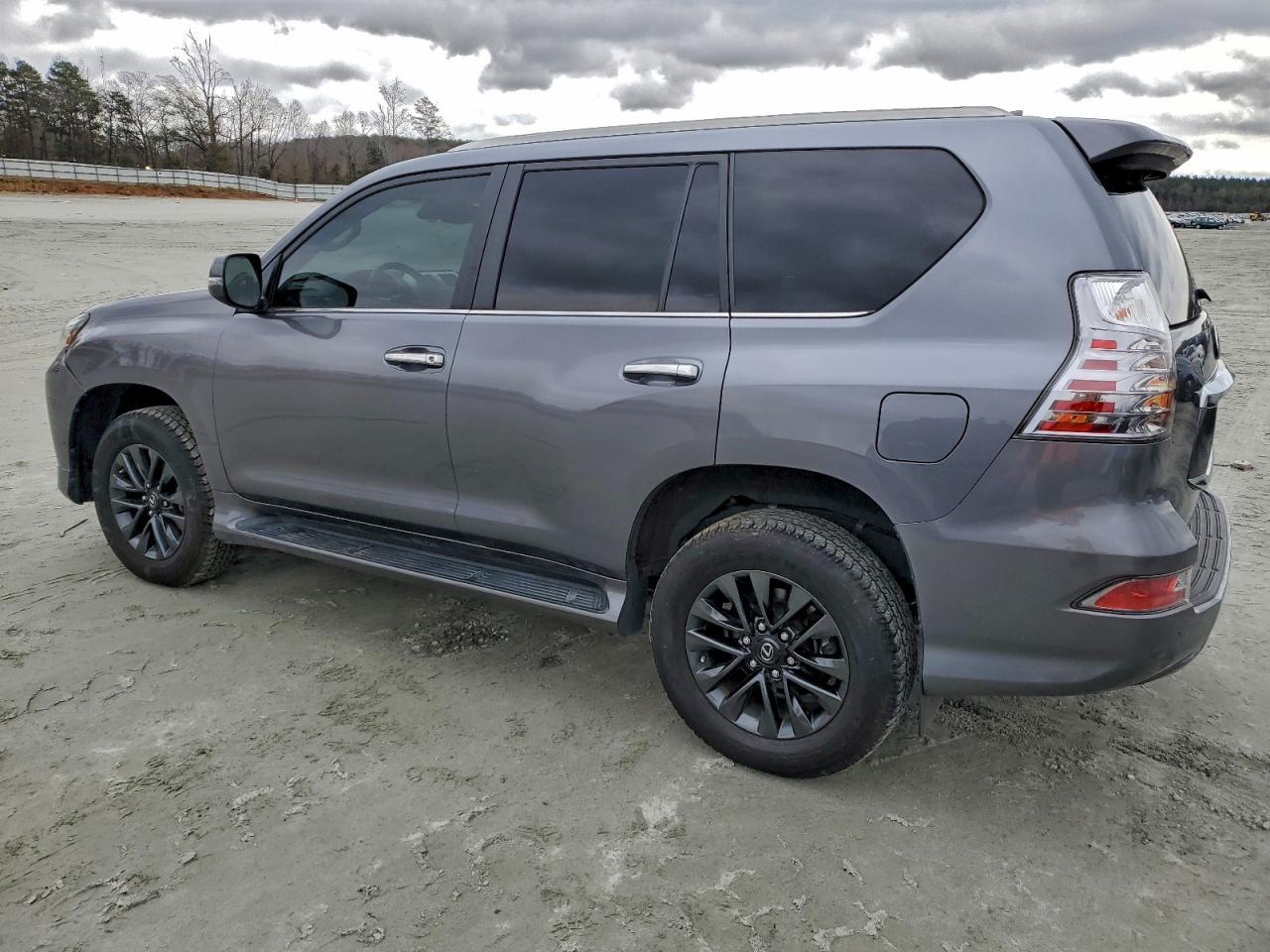 2021 Lexus Gx 460 Premium - Image 2