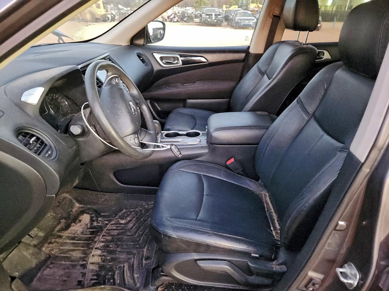 2017 Nissan Pathfinder S - Image 7