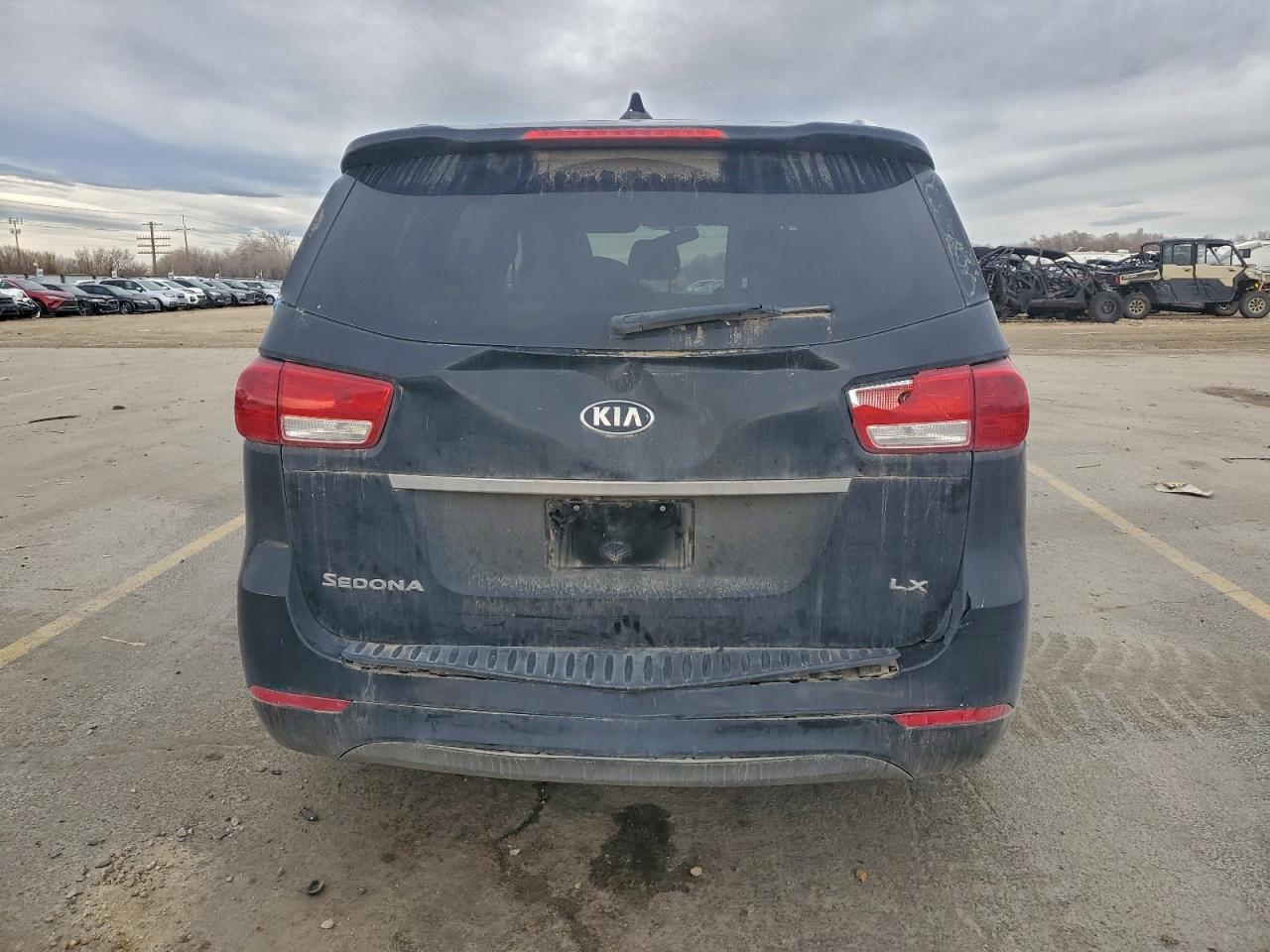 2015 Kia Sedona Lx - Image 6