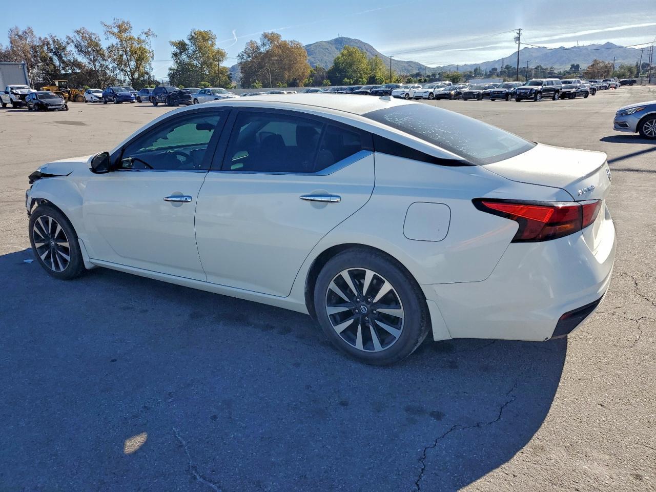2019 Nissan Altima S - Image 2