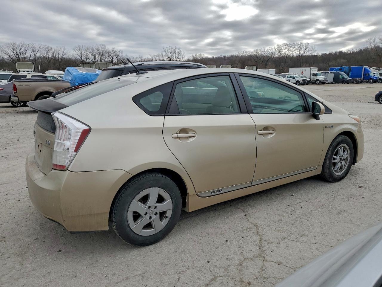 2010 Toyt Prius - Фото 3