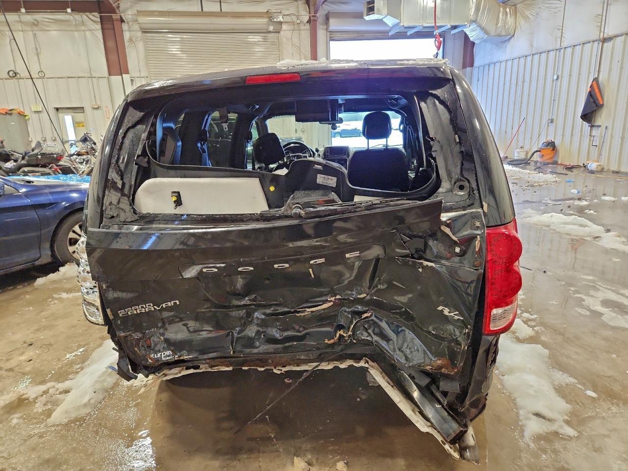 2013 Dodge Grand Caravan R/T - Image 6