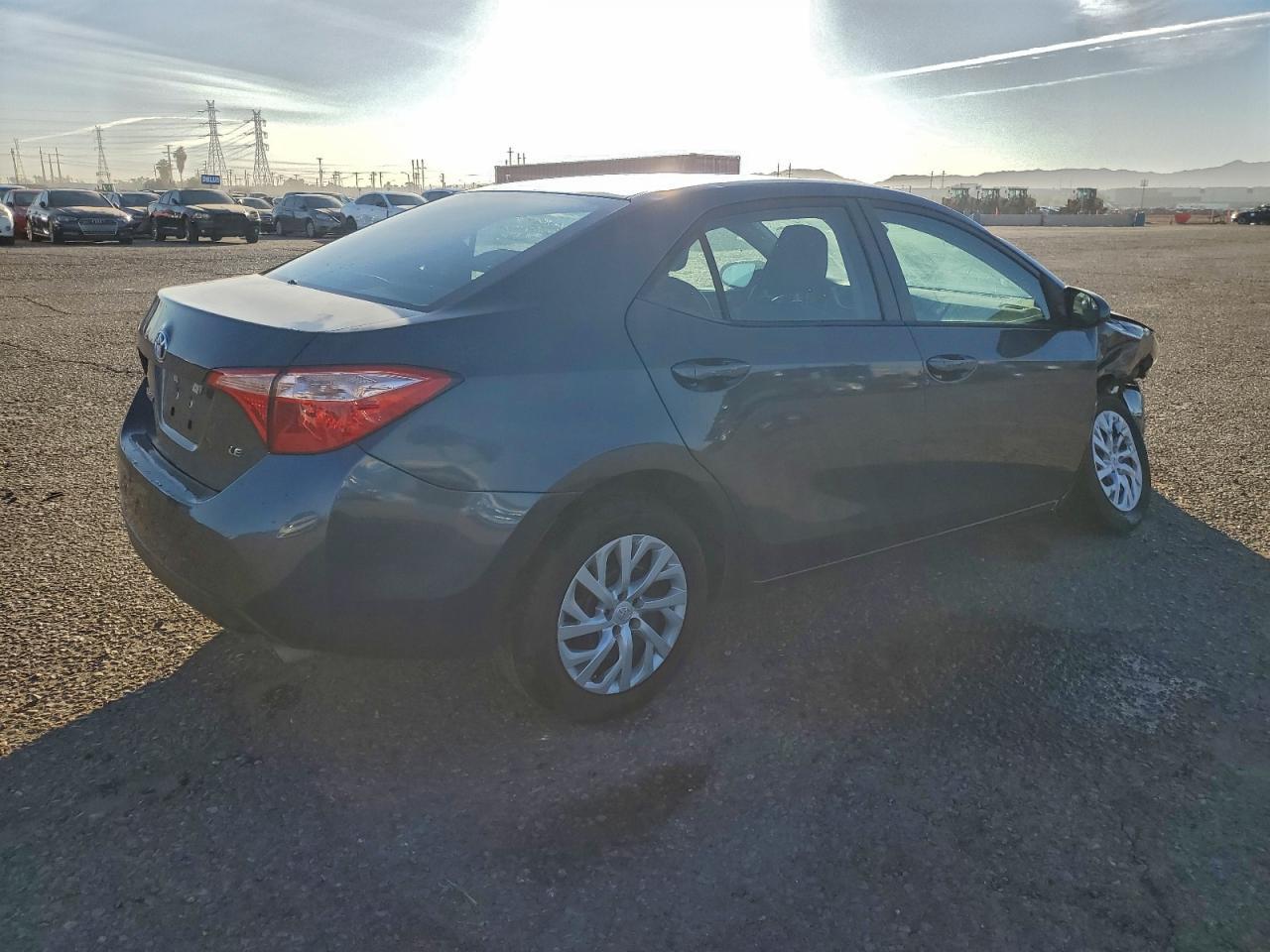 2019 Toyota Corolla Le - Фото 3