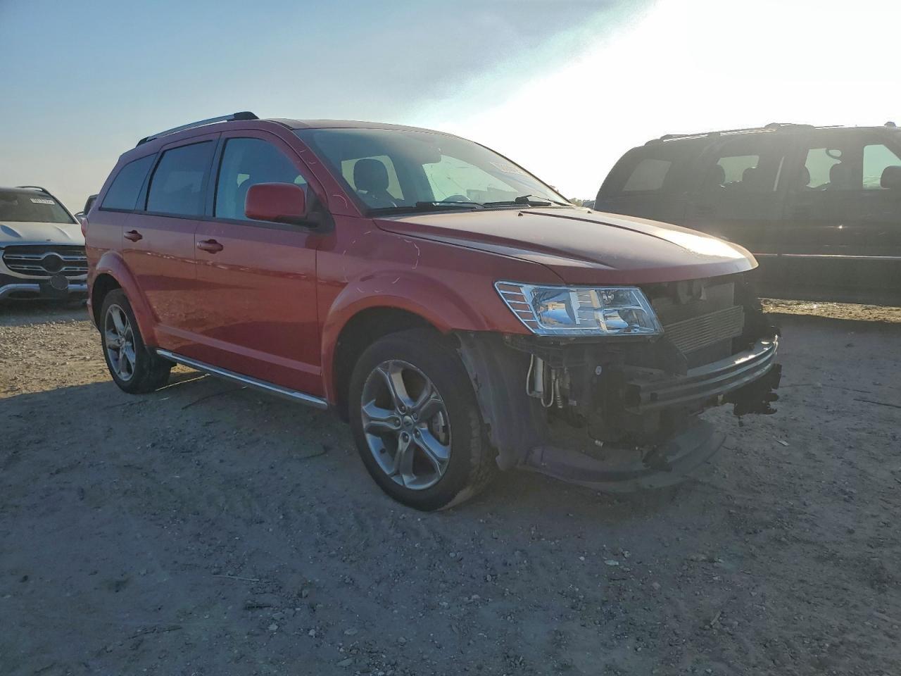 2018 Dodge Journey Crossroad - Image 4