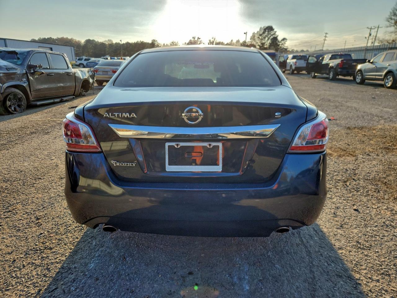 2015 Nissan Altima 2.5 - Image 6