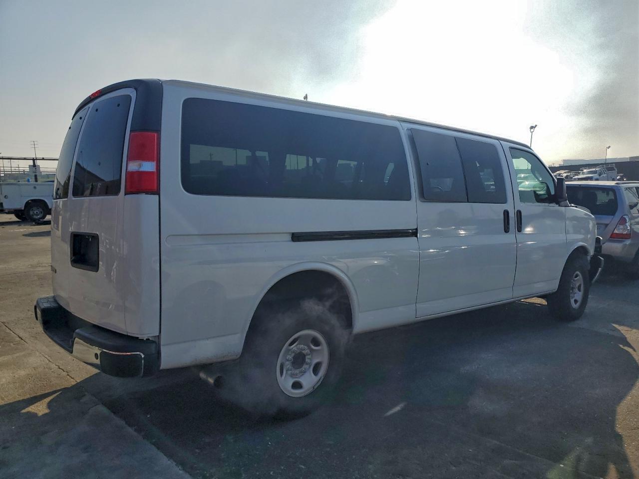2024 Chevrolet Express G3500 Lt - Фото 3