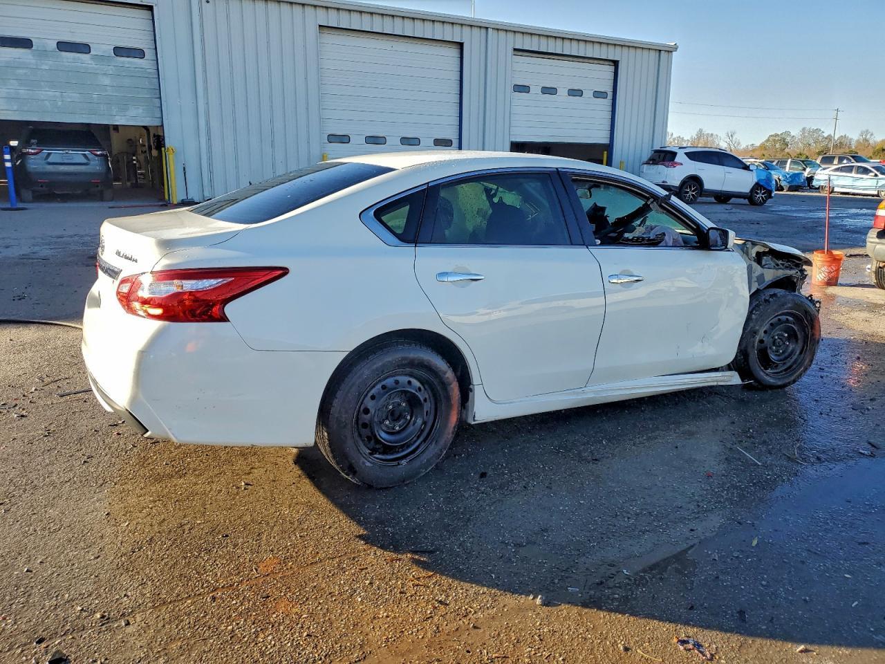 2016 Nissan Altima 2.5 S - Фото 3