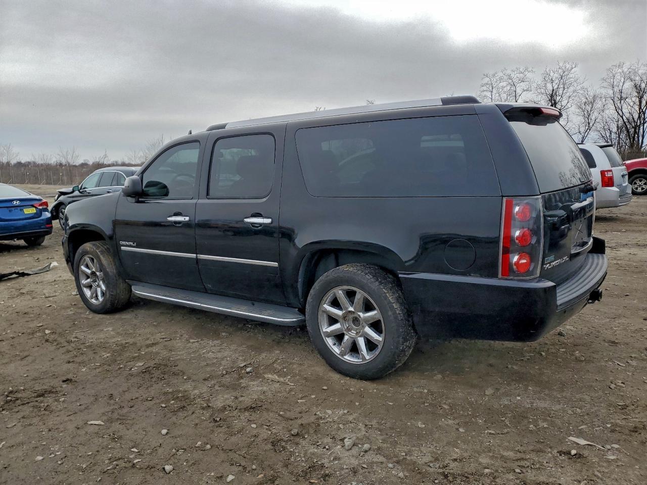 2010 GMC Yukon - Фото 2