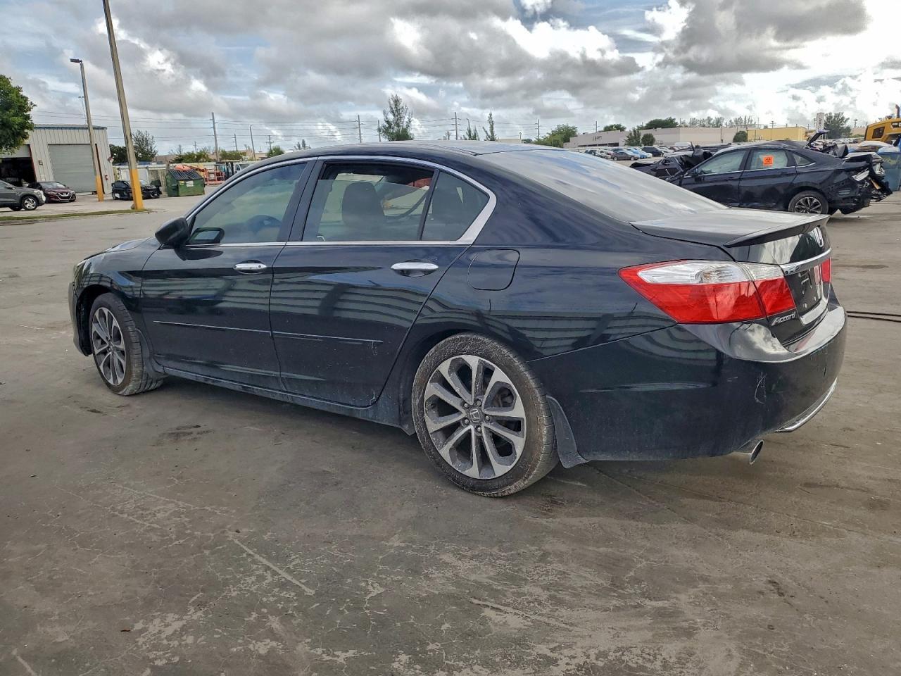 2015 Honda Accord Sport - Фото 2