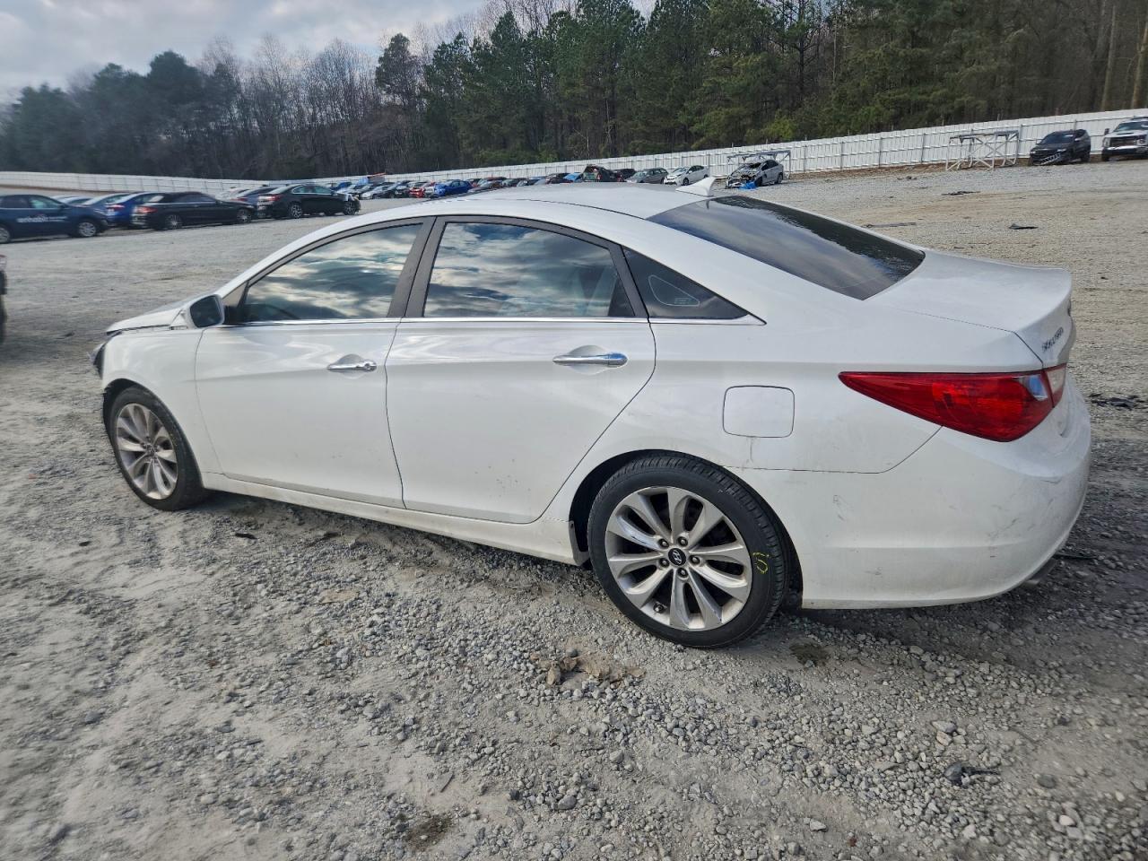 2011 Hyundai Sonata Se - Image 2