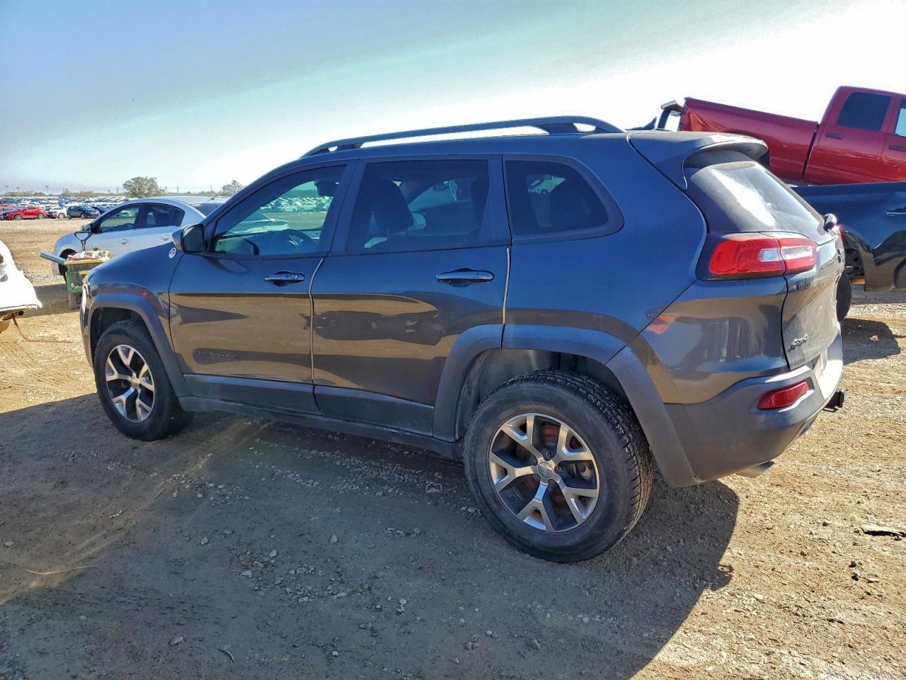 2014 Jeep Cherokee Trailhawk - Image 2