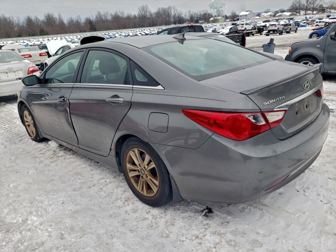 2013 Hyundai Sonata Gls - Image 2