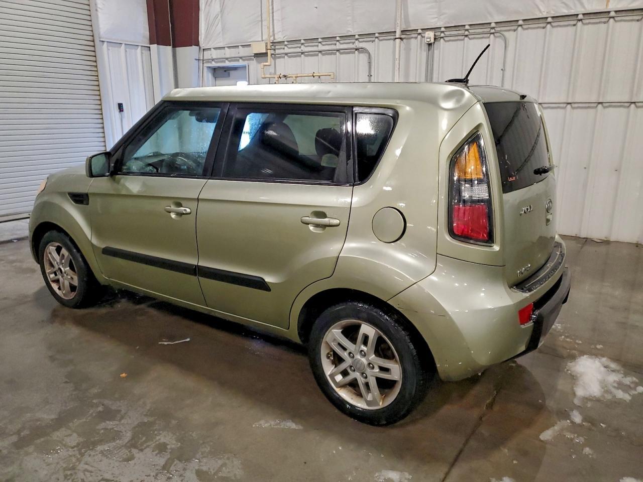 2011 Kia Soul + - Image 2