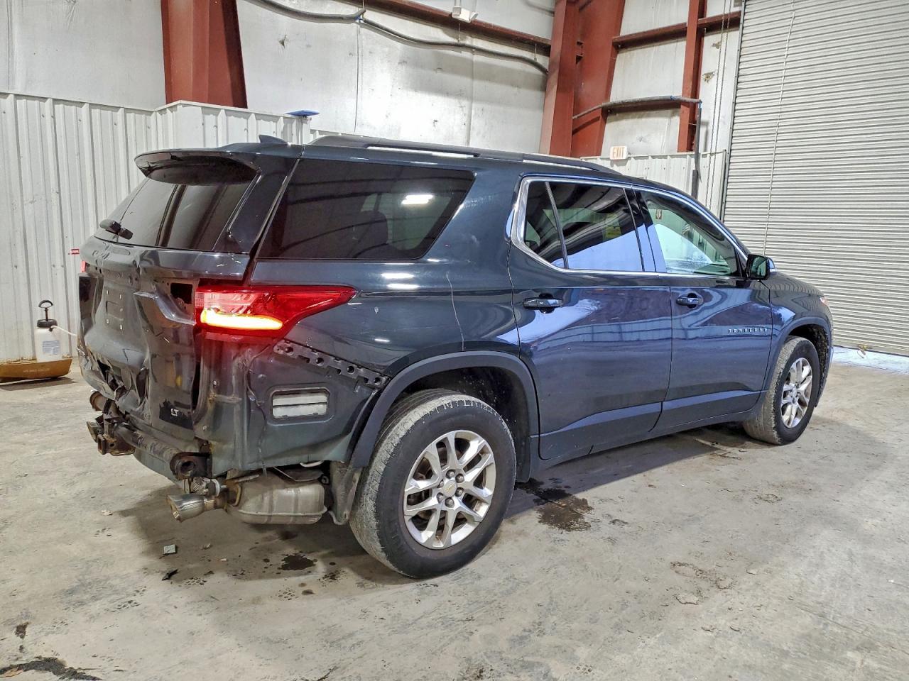 2019 Chevrolet Traverse Lt - Image 3