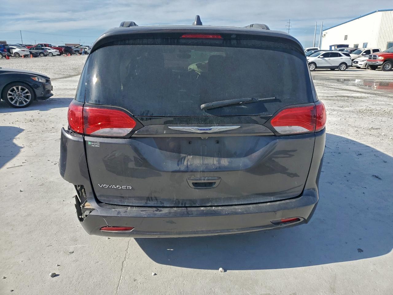 2020 Chrysler Voyager Lxi - Фото 6