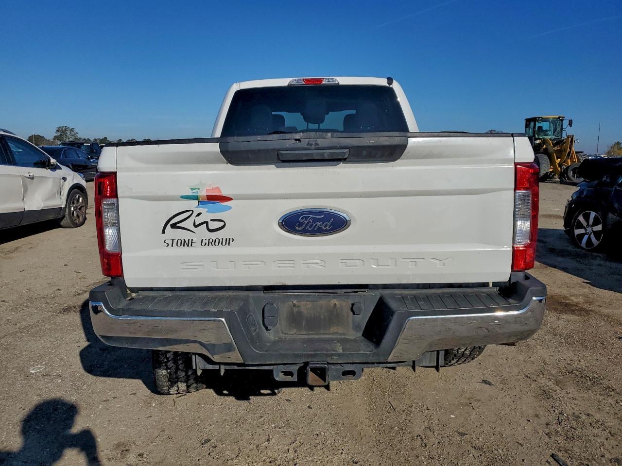2019 Ford F250 Super Duty - Фото 6