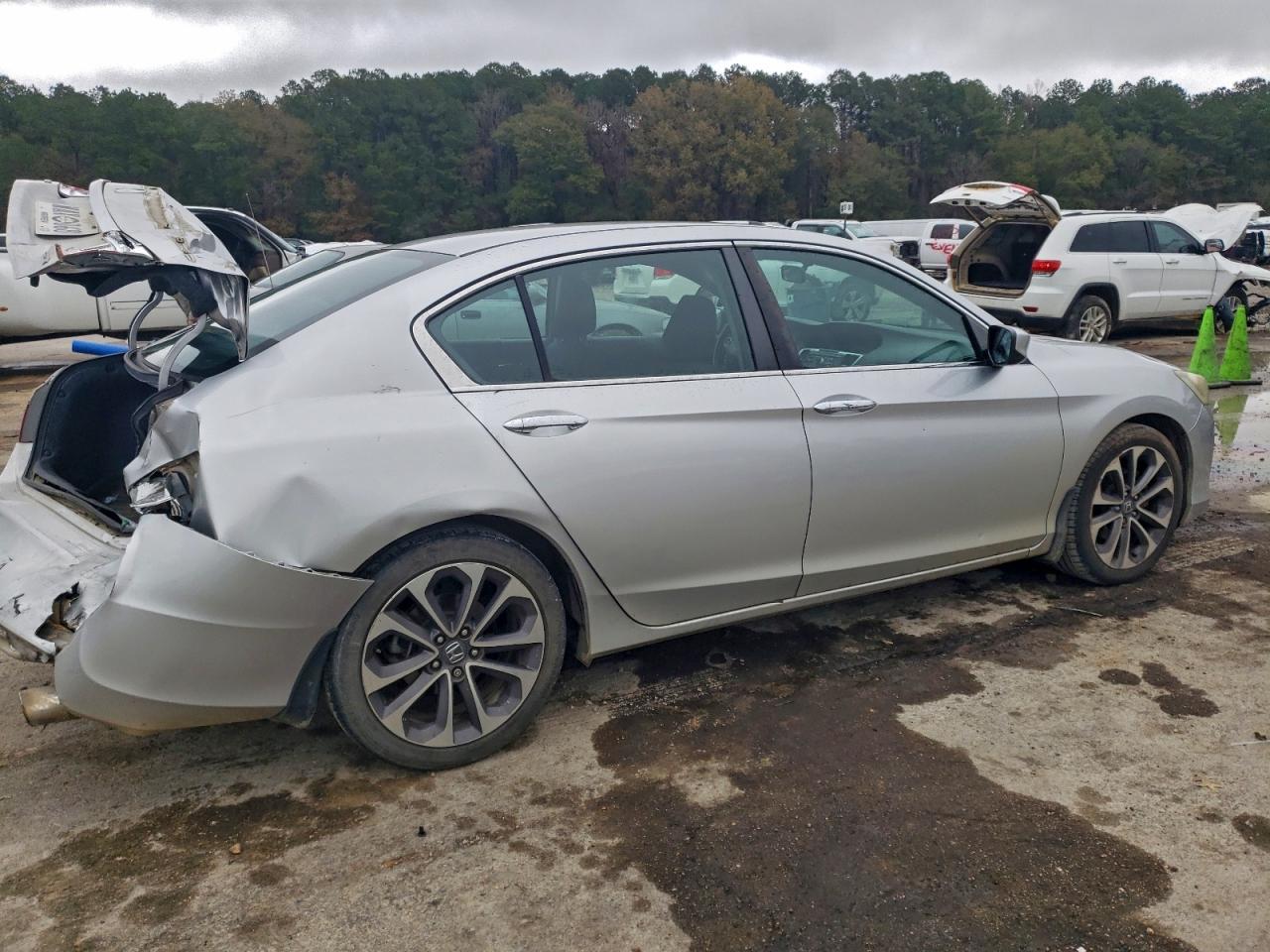 2015 Honda Accord Sport - Image 3