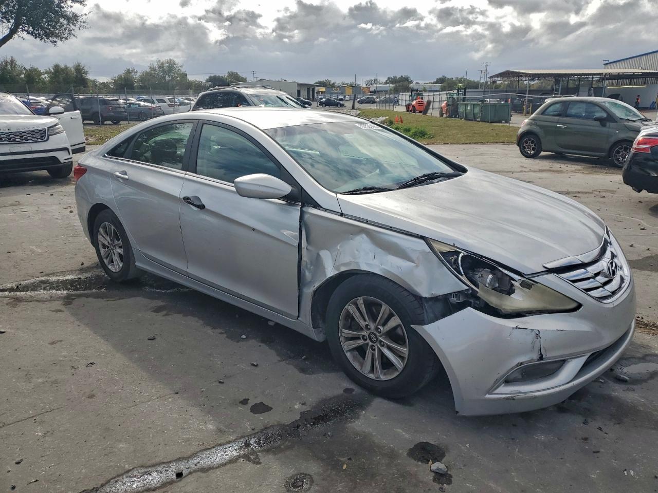 2013 Hyundai Sonata Gls - Image 4