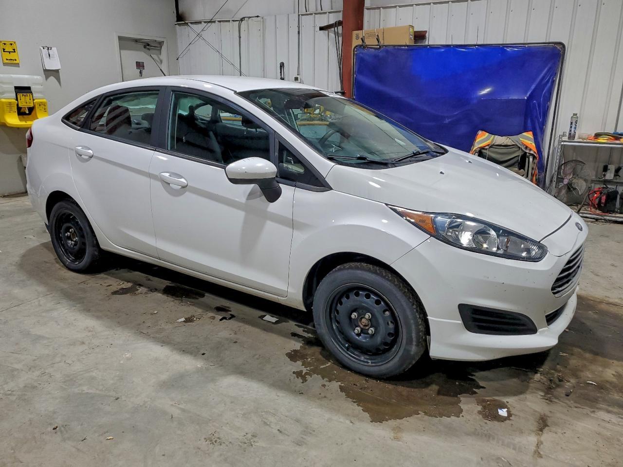 2019 Ford Fiesta S - Фото 4