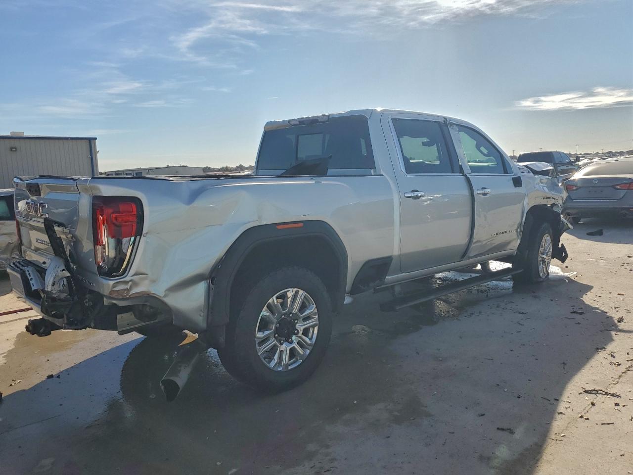 2022 GMC Sierra K2500 Denali - Image 3